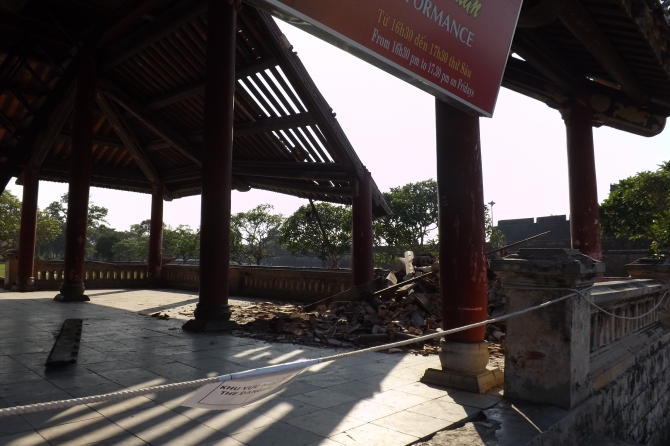 Khu di tích Phu Văn Lâu ở Huế đổ sụp do mối mọt phá hoại